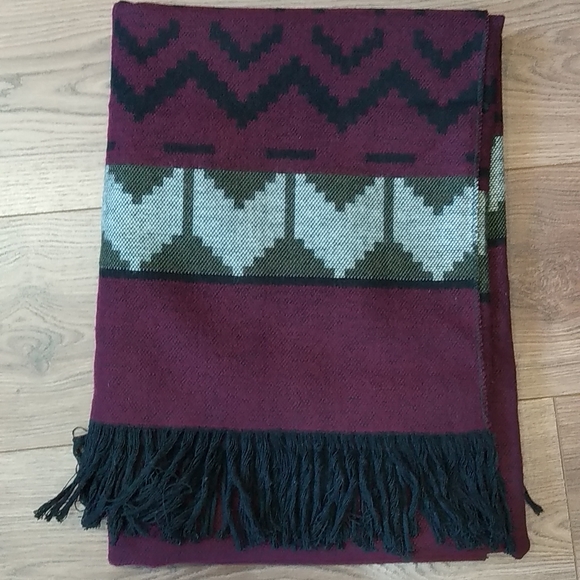 Reversible Shawl / Poncho - Picture 4 of 7